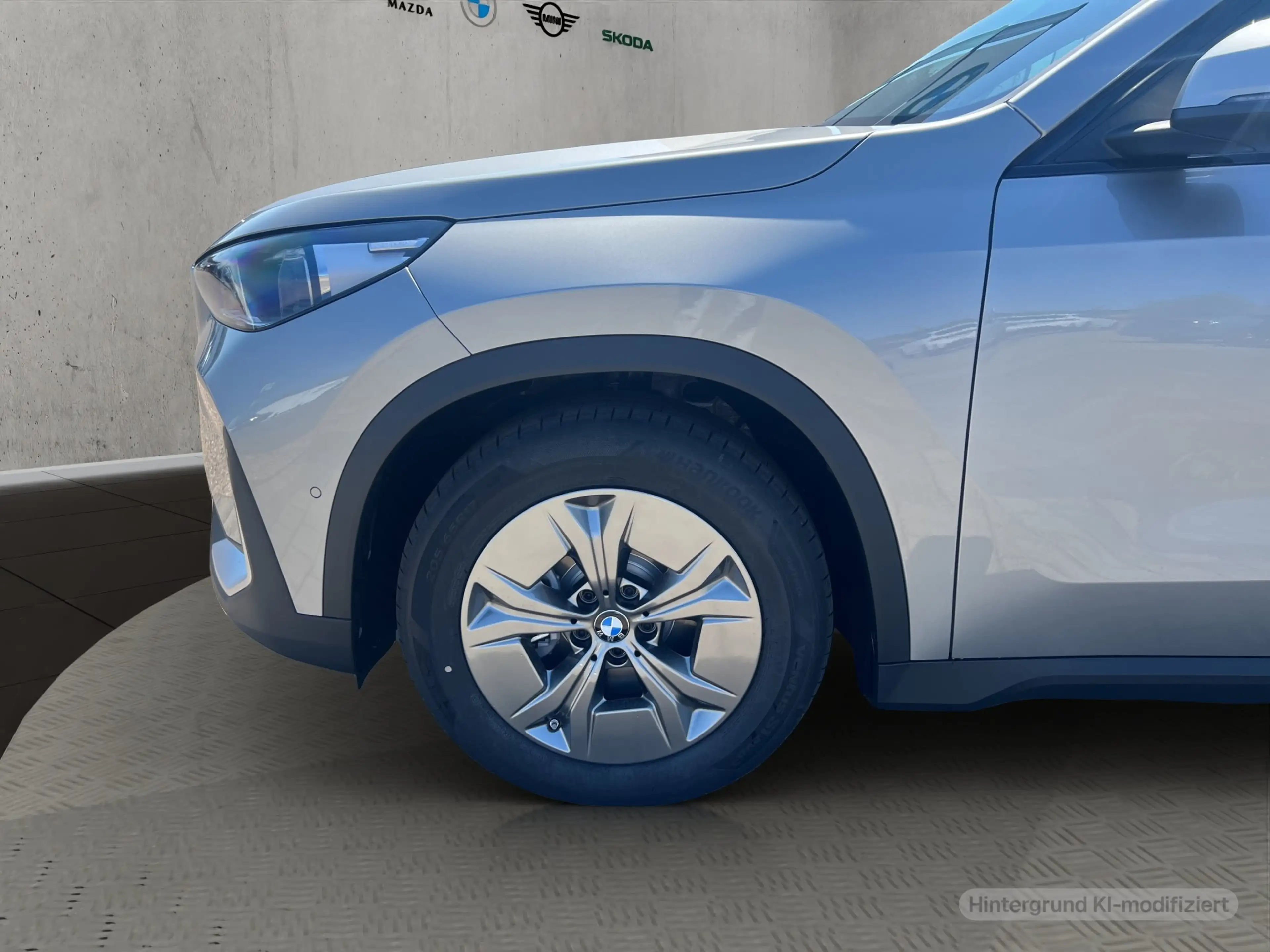 BMW iX1 xDrive20  LED AHK KOMFORTZUG RÜCKFAHR SHZ DAB — photo 12