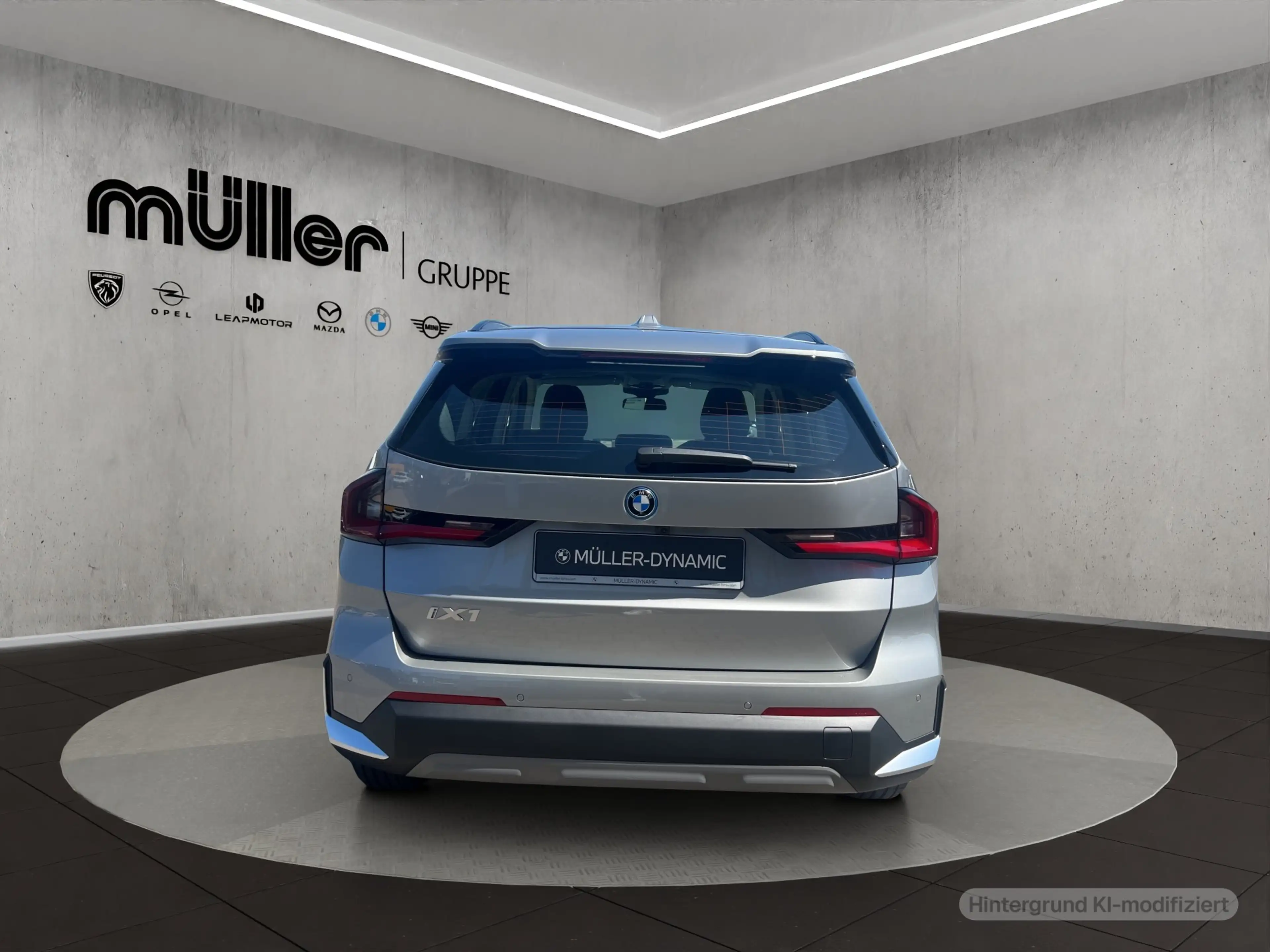 BMW iX1 xDrive20  LED AHK KOMFORTZUG RÜCKFAHR SHZ DAB — photo 6