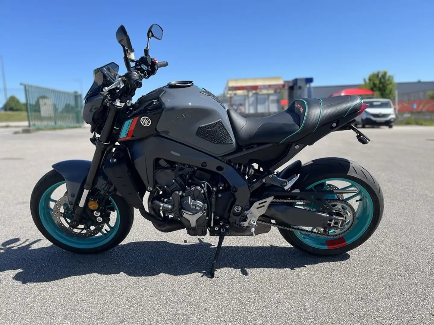 Yamaha MT-09 - 1