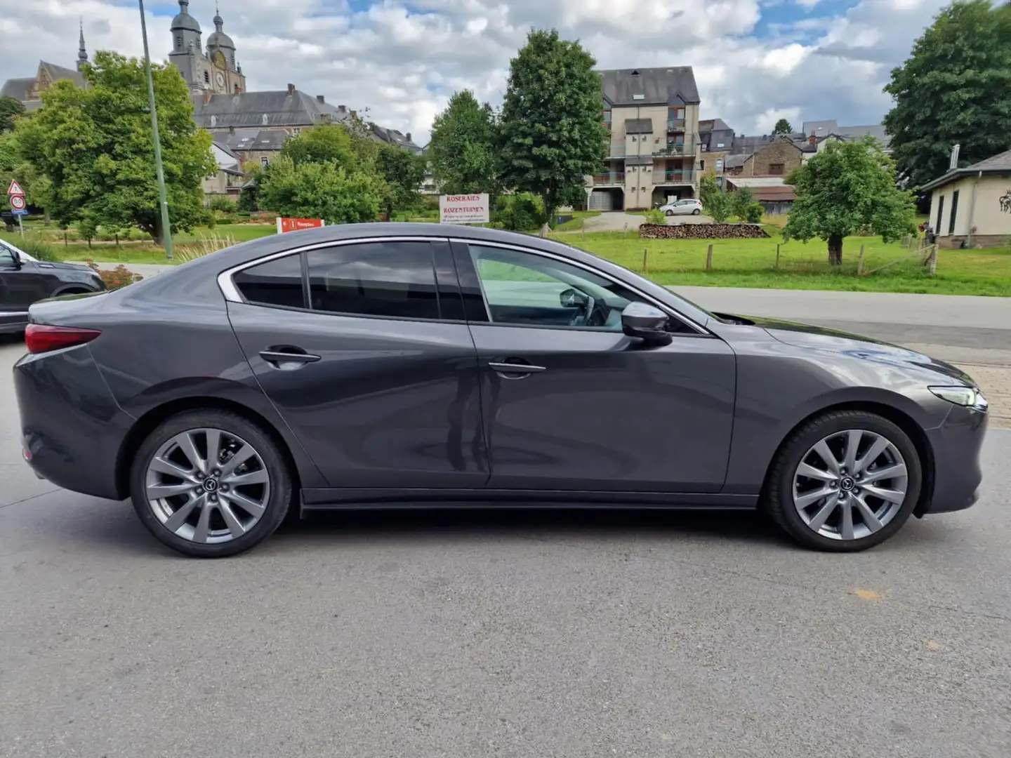 Mazda 3 3 Sedan 2.0i e-Skyactiv-G Hakoné Gris - 2