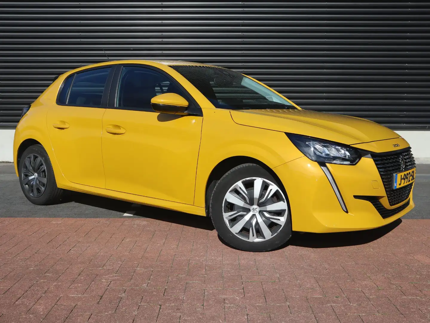 Peugeot 208 1.2 PureTech Active | Clima | Cruise | Apple Carpl Geel - 2