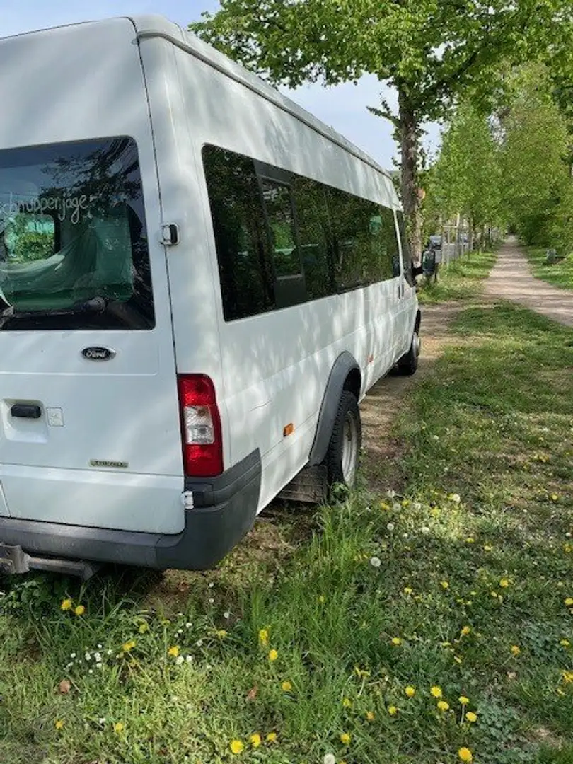 Ford Transit Bus Ehemaliger Schulbus als Camper umgebaut Weiß - 1