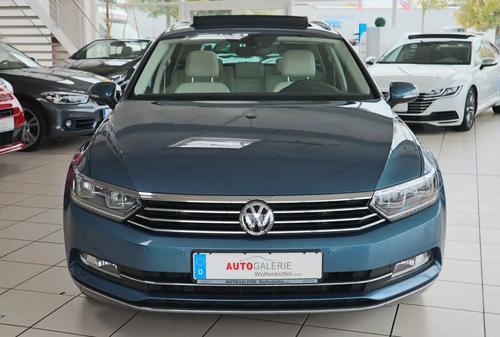 Volkswagen Passat Variant DSG Highline Pano LED Kamera Blau - 2