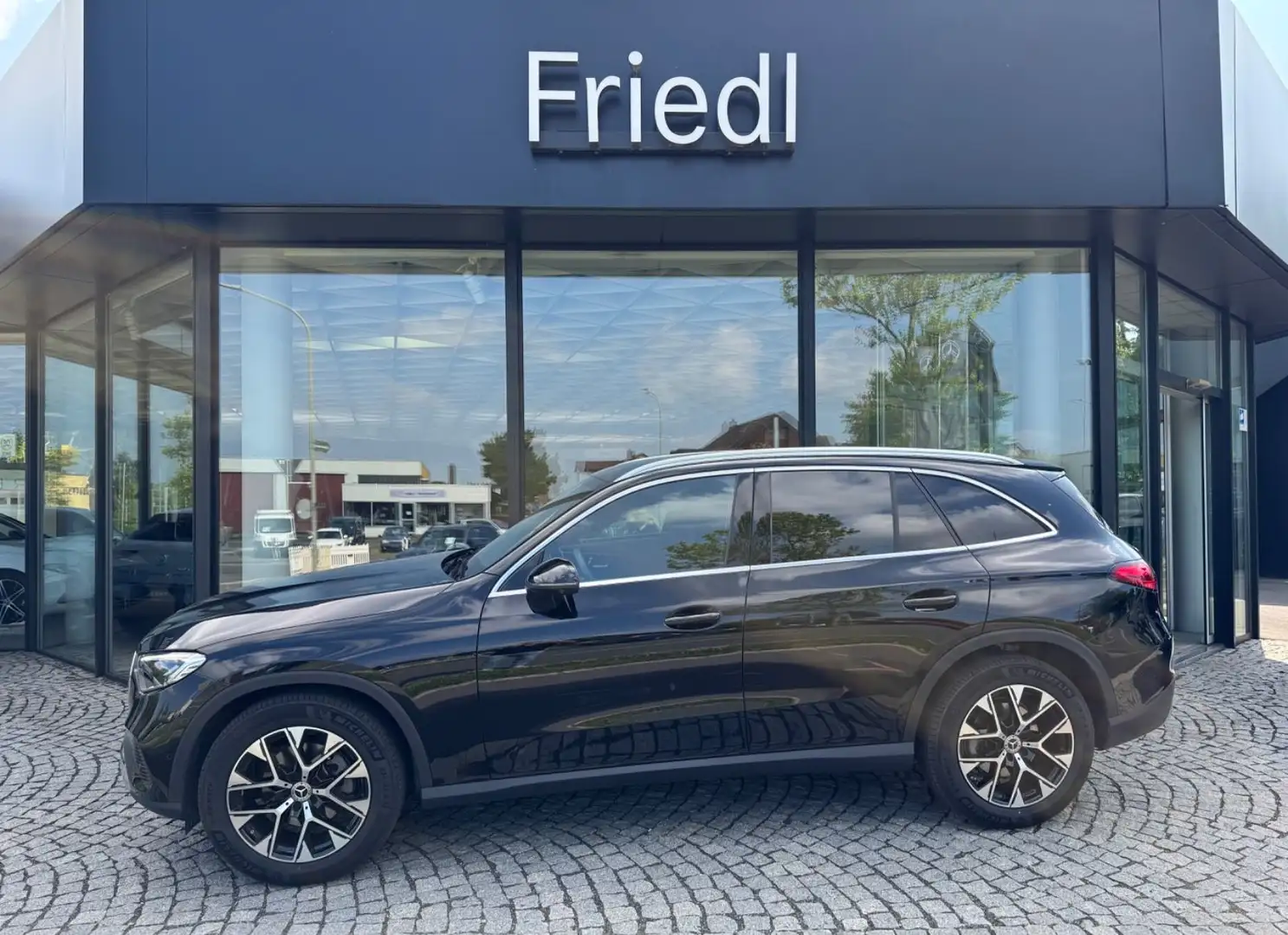Mercedes-Benz GLC 220 d 4M Edition Avantgarde, Memory, 360, AHK Schwarz - 1