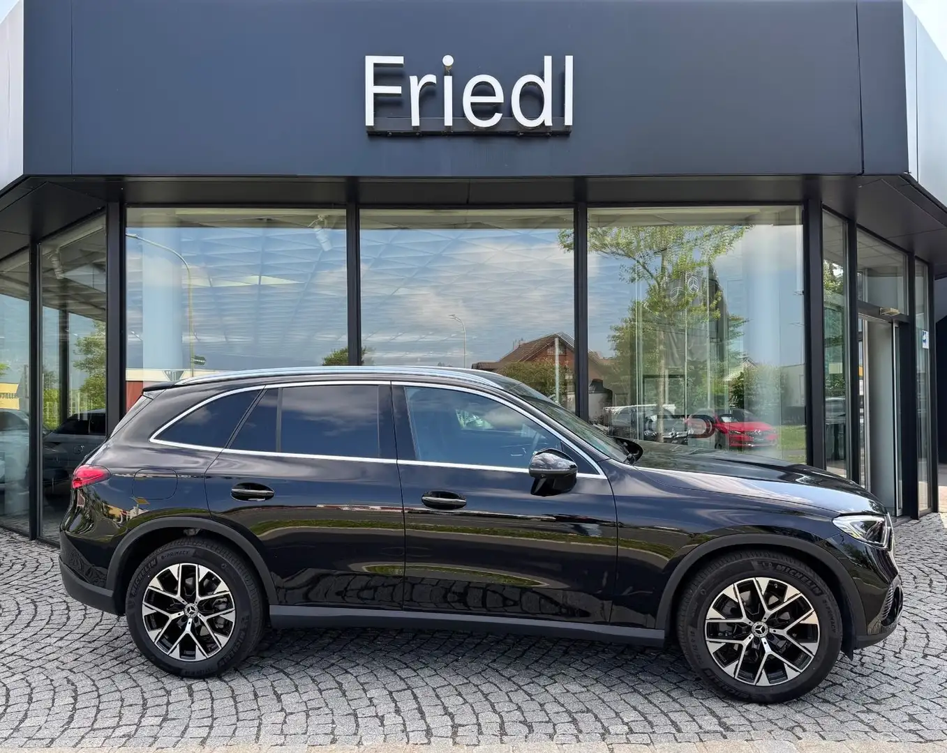 Mercedes-Benz GLC 220 d 4M Edition Avantgarde, Memory, 360, AHK Schwarz - 2
