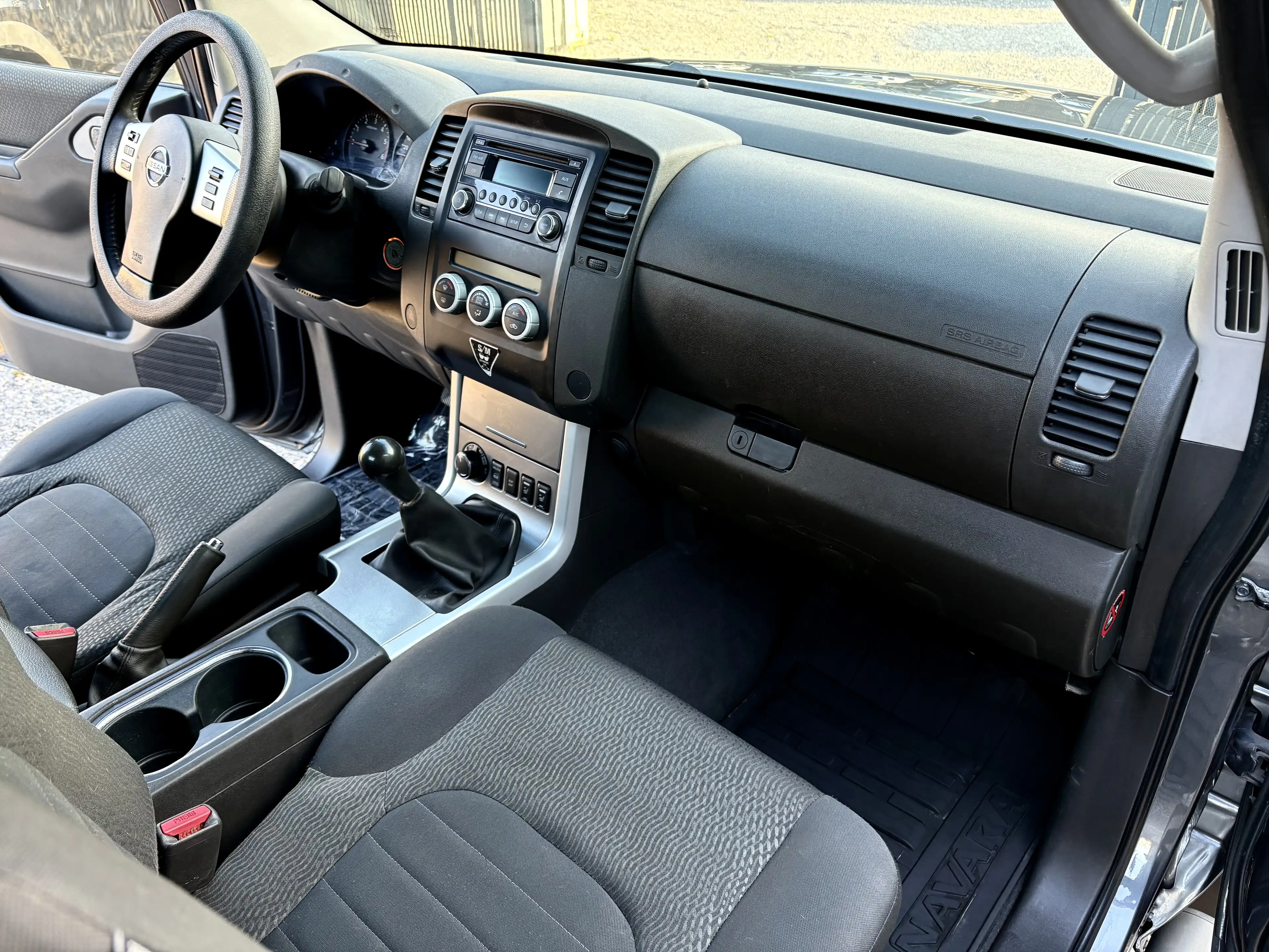 Nissan Navara 2.5 dCi 4x4 E5/ King Cabine/ 1er propriétaire — photo 7