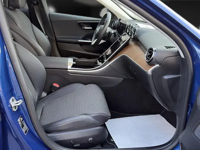 Mercedes-Benz C-Class view 15