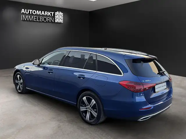 Mercedes-Benz C-Class view 5