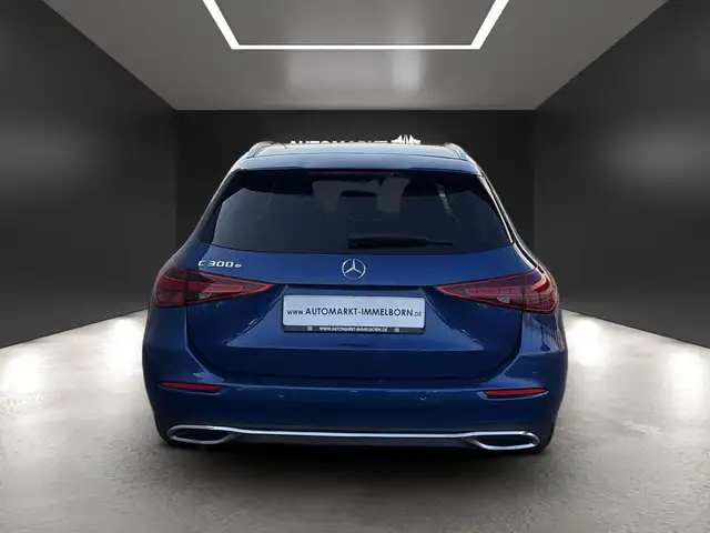 Mercedes-Benz C-Class view 8