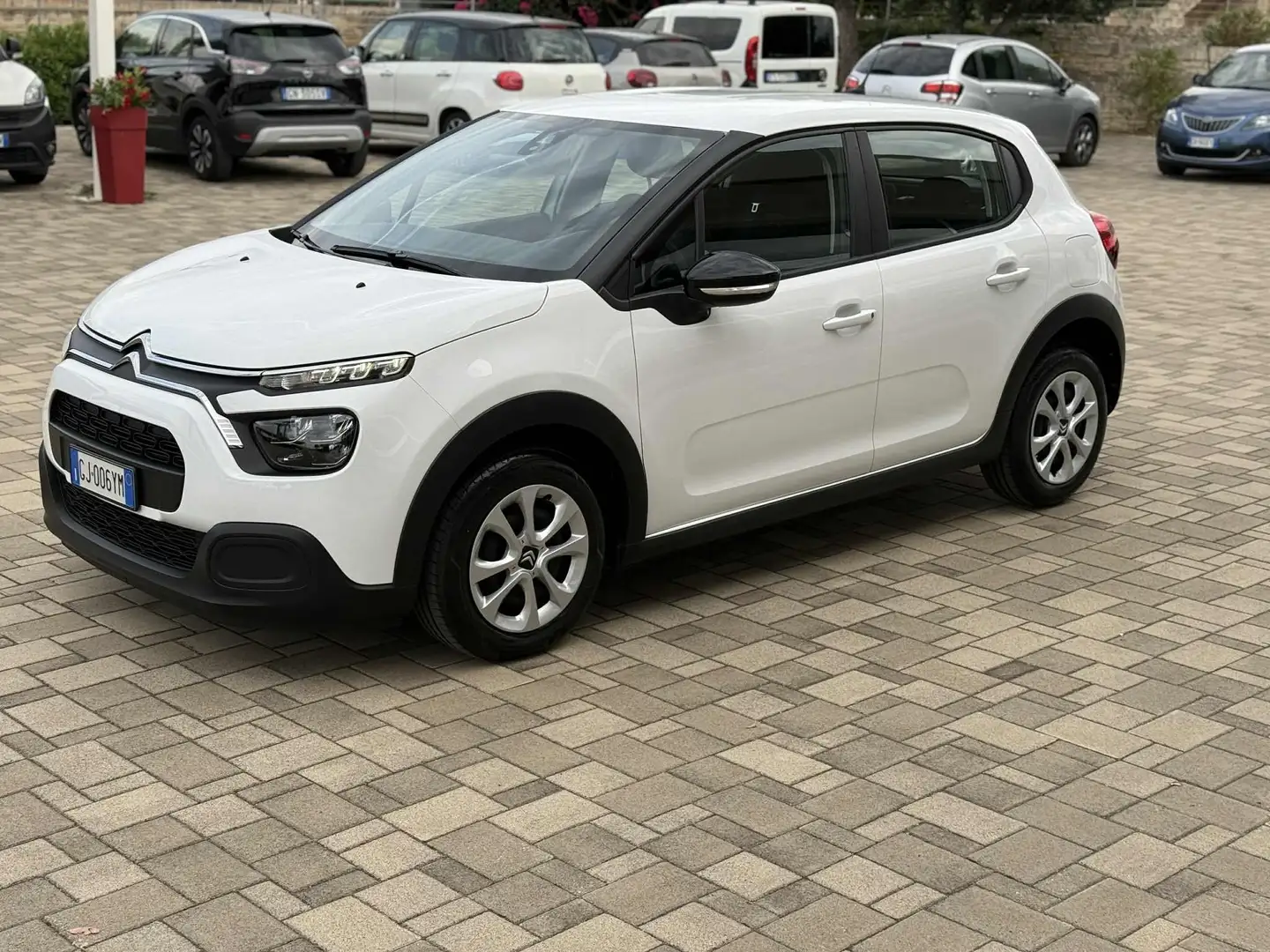 Citroen C3 C3 III 2017 1.5 bluehdi Feel s Bianco - 2