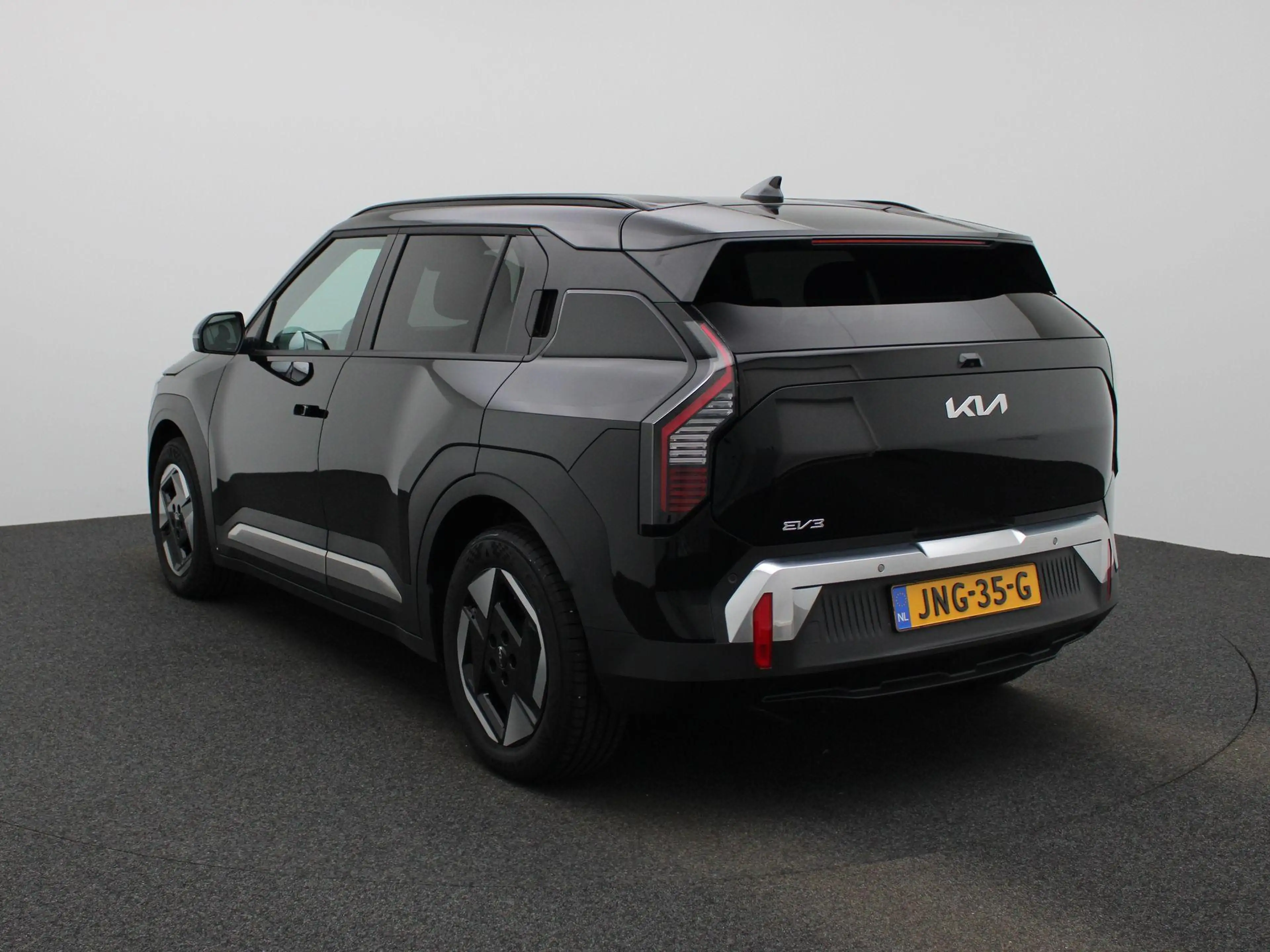Kia EV3 Plus 81.4 kWh | Stoelverwarming | Camera | Keyless — photo 4