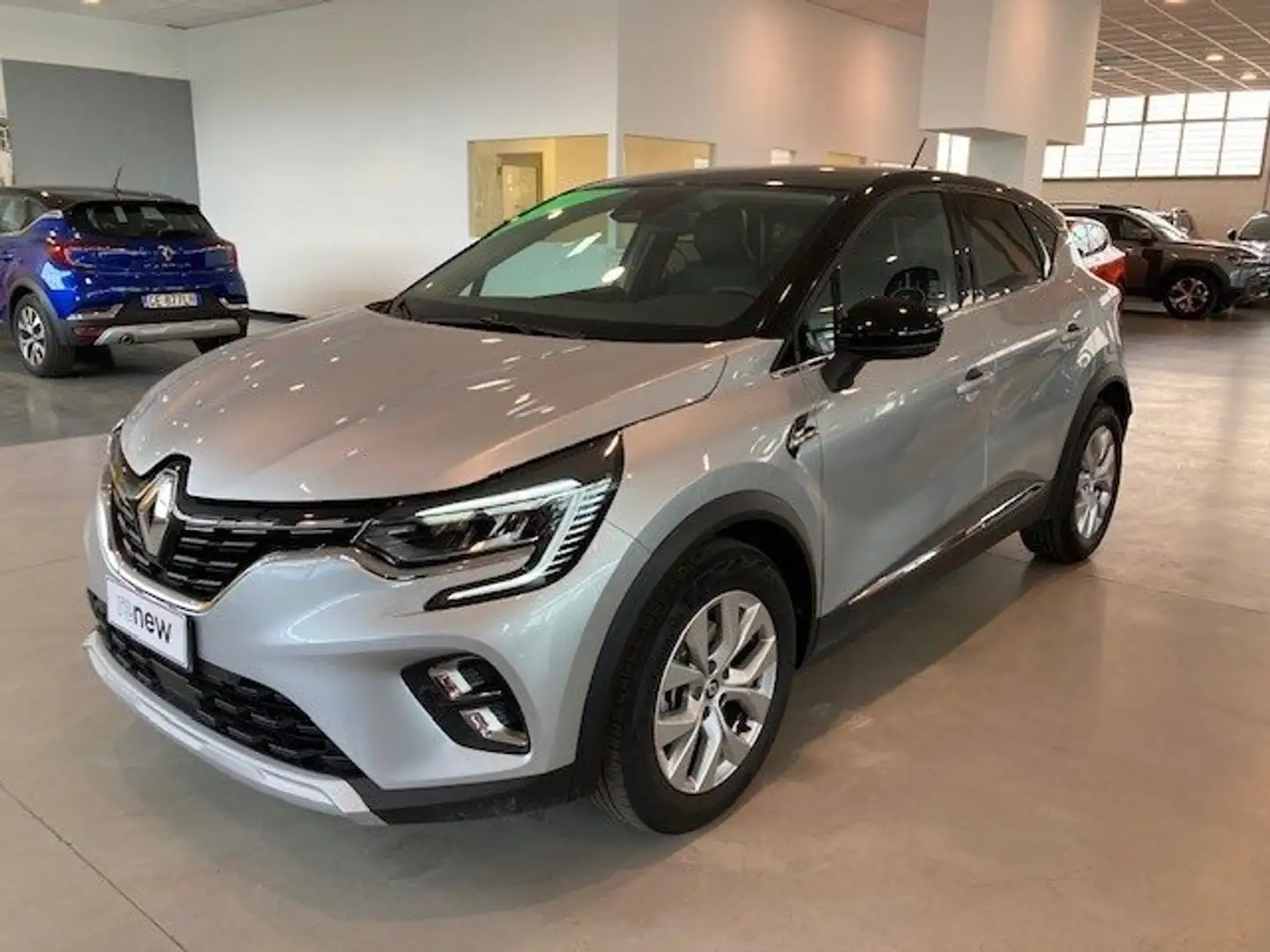 Renault Captur 1.6 E-Tech phev Intens 160cv auto my21 KM.16.000!! Zilver - 2