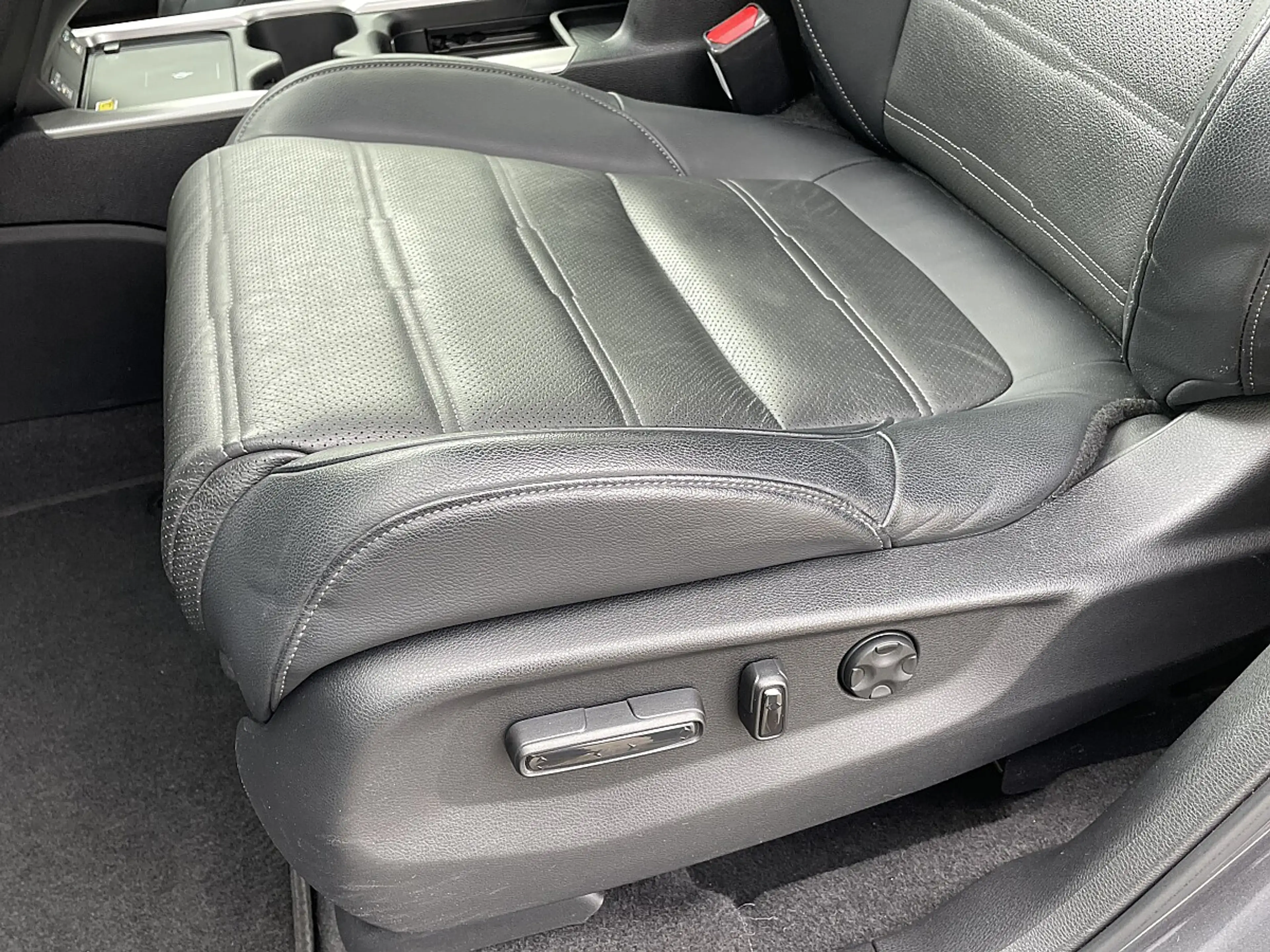 Honda CR-V 2,0 i-MMD Hybrid Executive AWD Aut. — photo 13