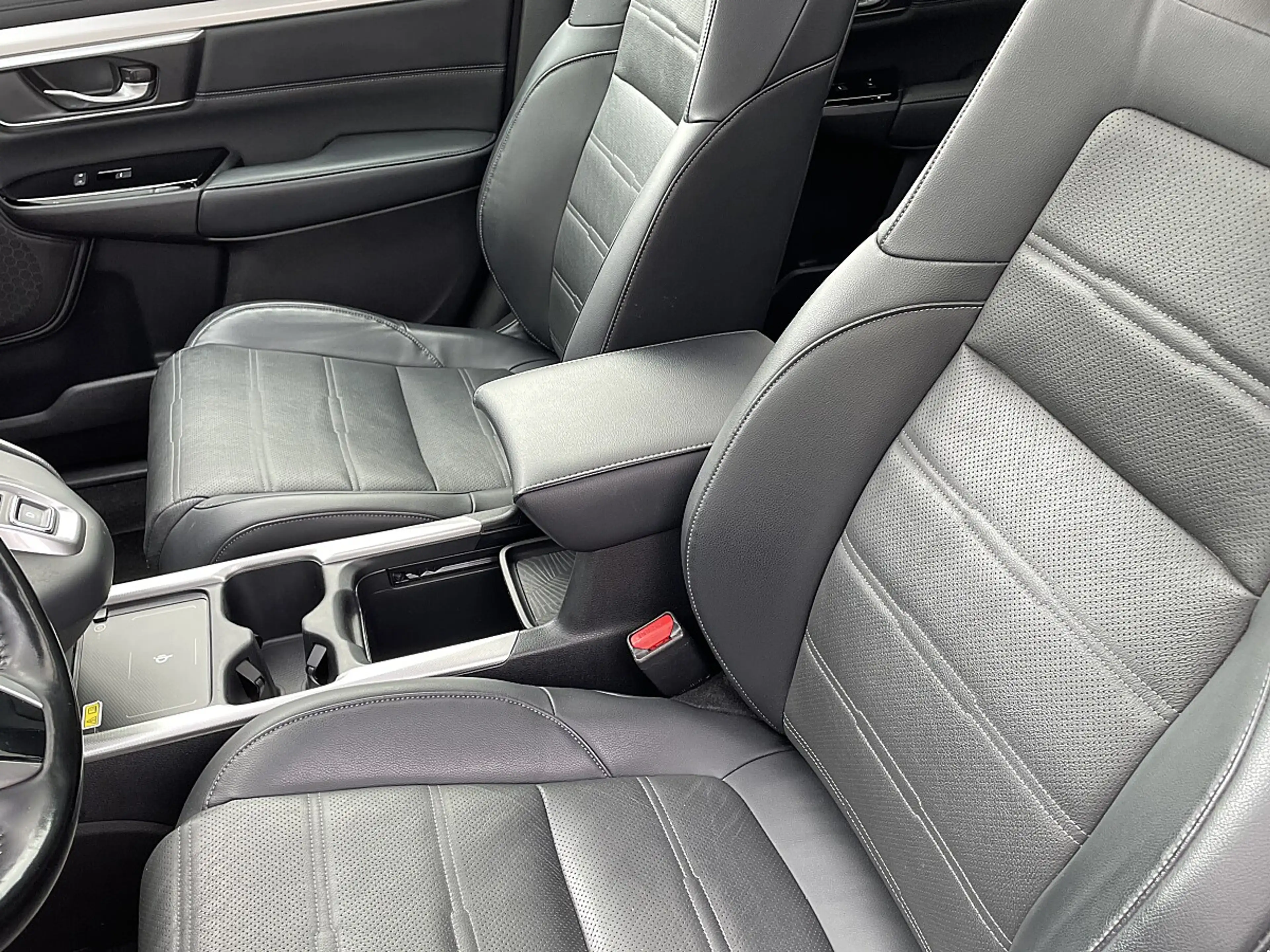 Honda CR-V 2,0 i-MMD Hybrid Executive AWD Aut. — photo 12
