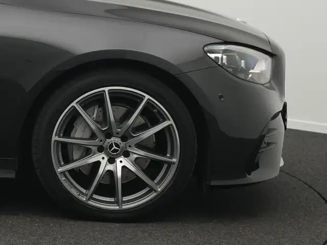 Mercedes-Benz E-Class view 8
