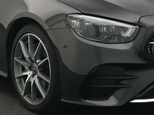 Mercedes-Benz E-Class view 9