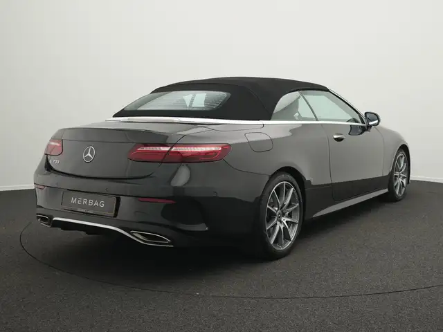 Mercedes-Benz E-Class view 3