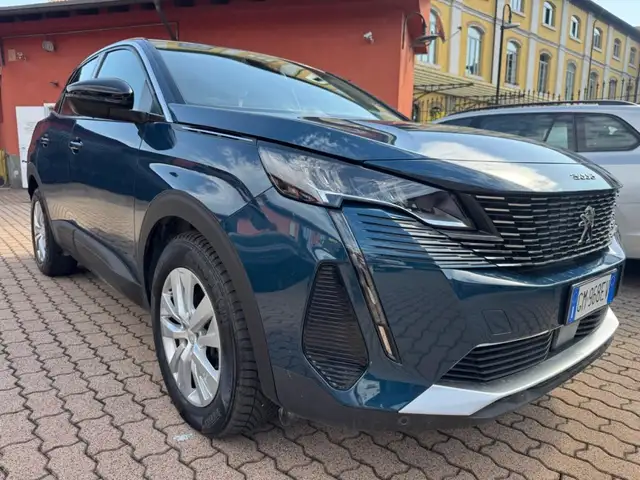 Peugeot 3008 view 3