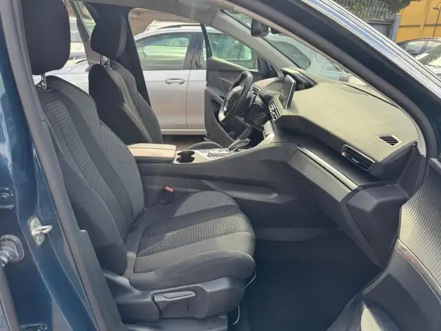 Peugeot 3008 view 14