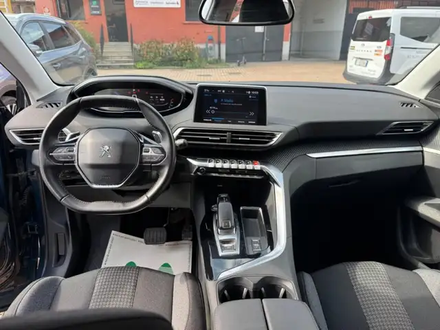 Peugeot 3008 view 8