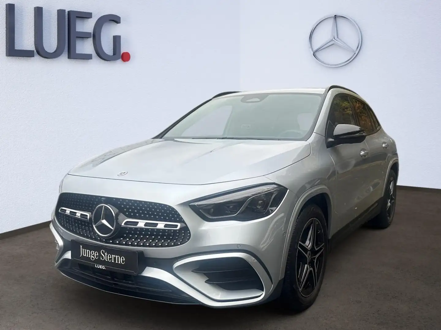 Mercedes-Benz GLA 200 d AMG-EDITION+NIGHT+SOUNDSYSTEM+LED Silber - 1
