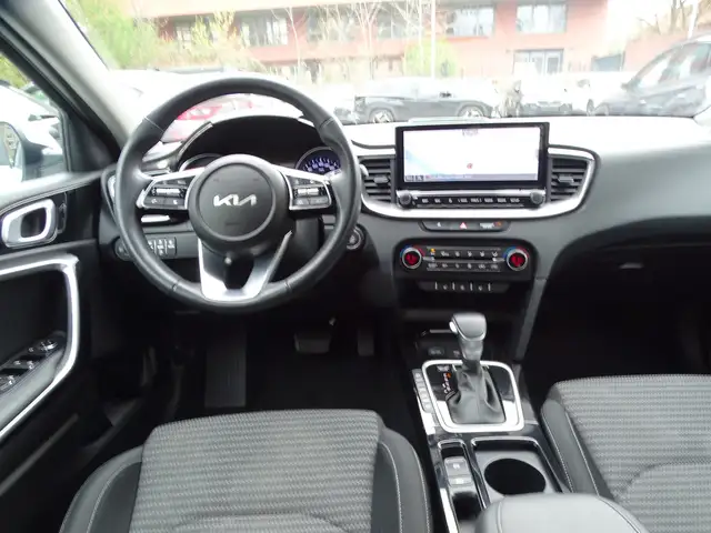 Kia Ceed view 9