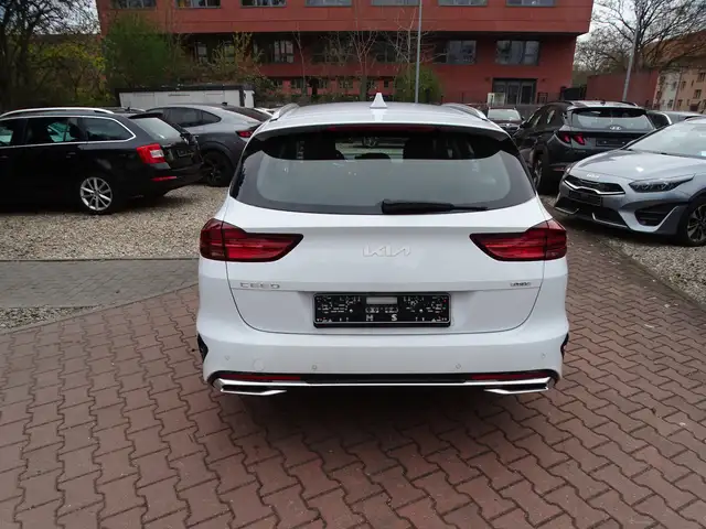 Kia Ceed view 4