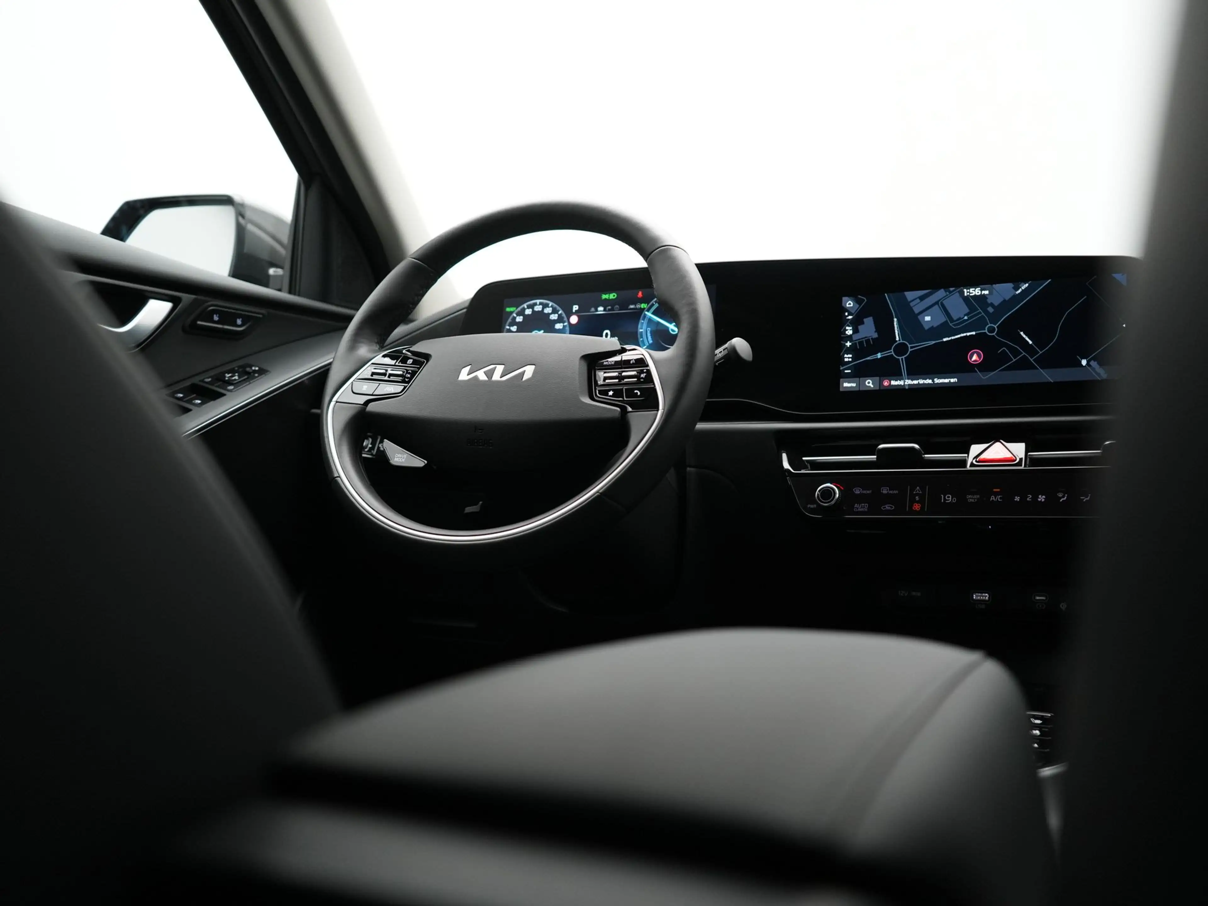 Kia Niro 1.6 GDi ExecutiveLine PHEV 182pk Dealer O.H | Trek — photo 21