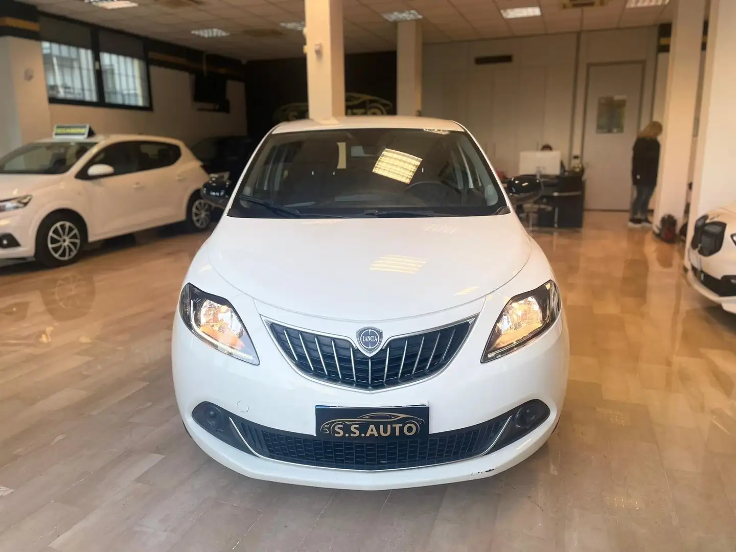 Lancia Ypsilon Ypsilon III 2021 1.0 firefly hybrid Gold s Bianco - 2