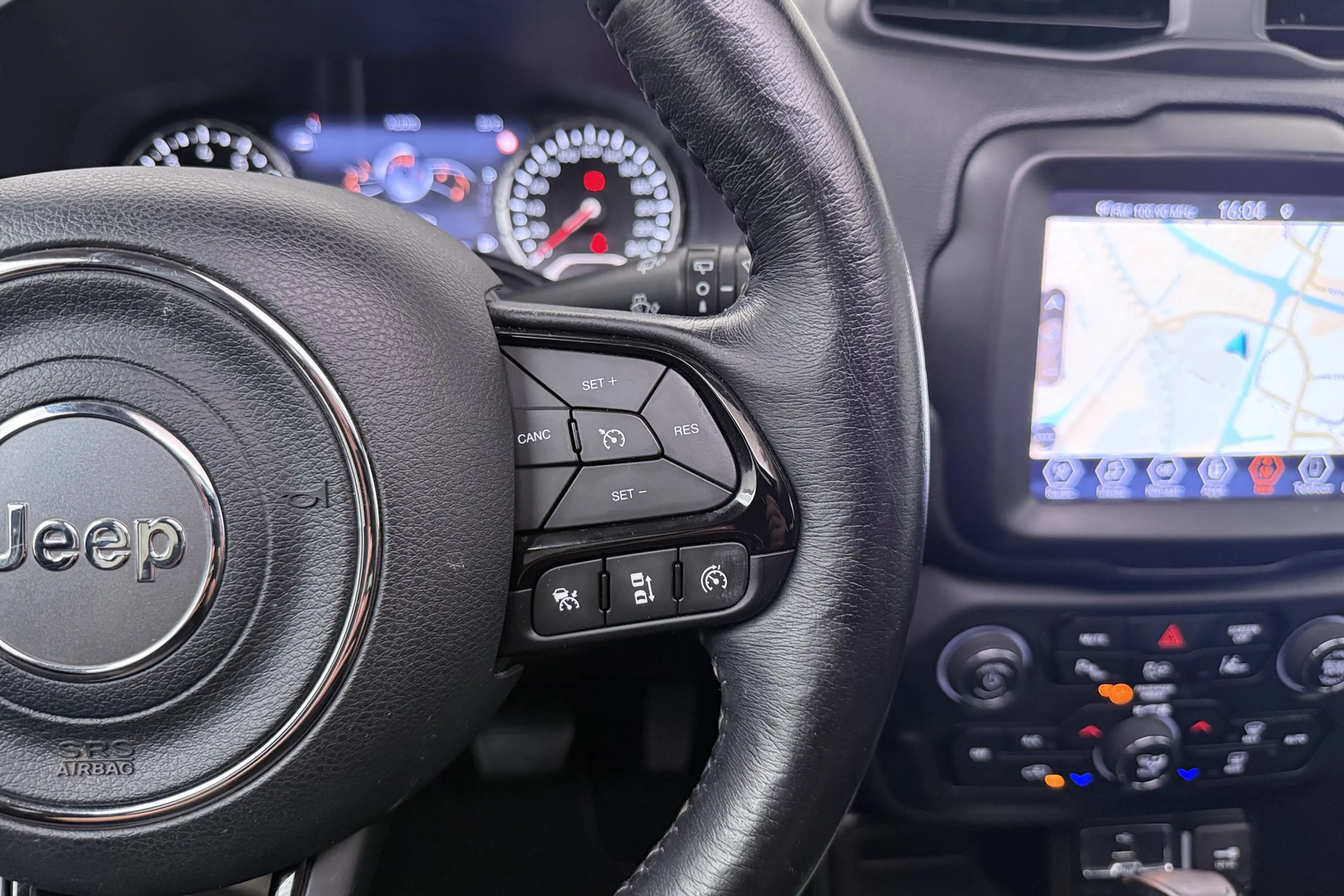 Jeep Renegade 1.5T 131 PK Aut. e-Hybrid S Pano-dak 19'LMV Camera — photo 22