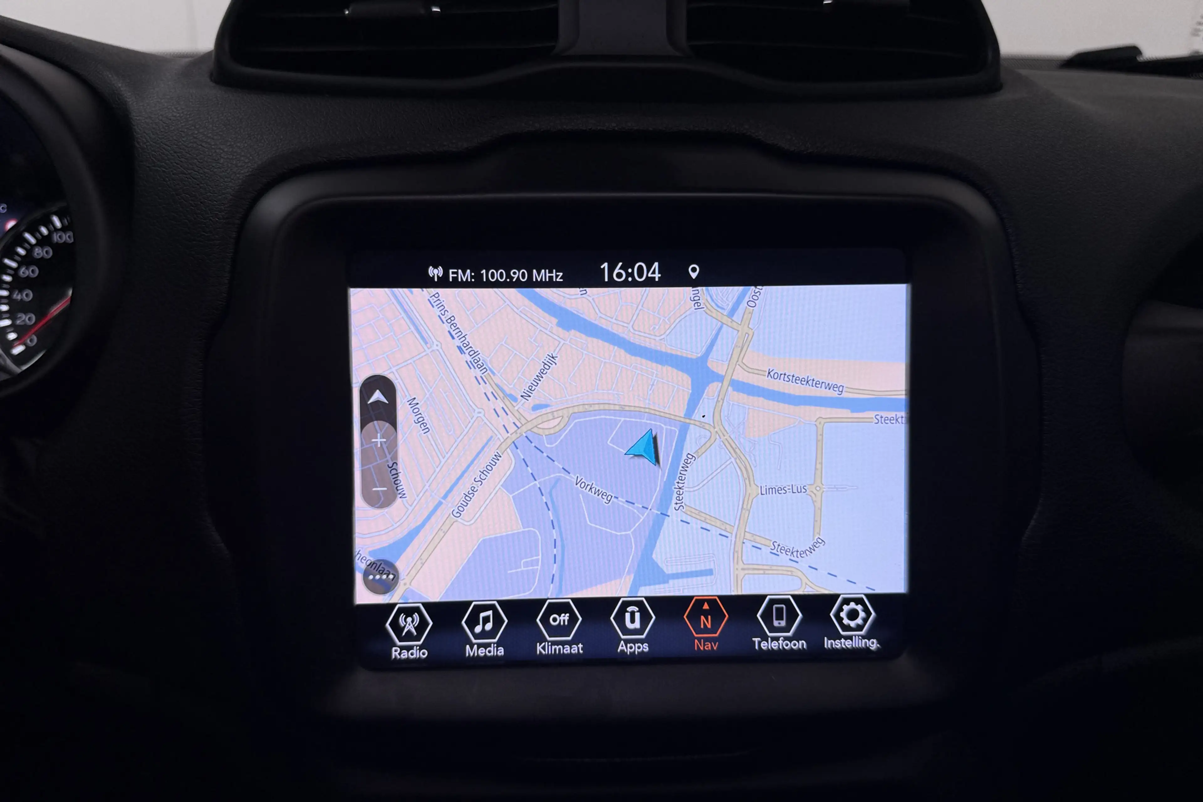 Jeep Renegade 1.5T 131 PK Aut. e-Hybrid S Pano-dak 19'LMV Camera — photo 24