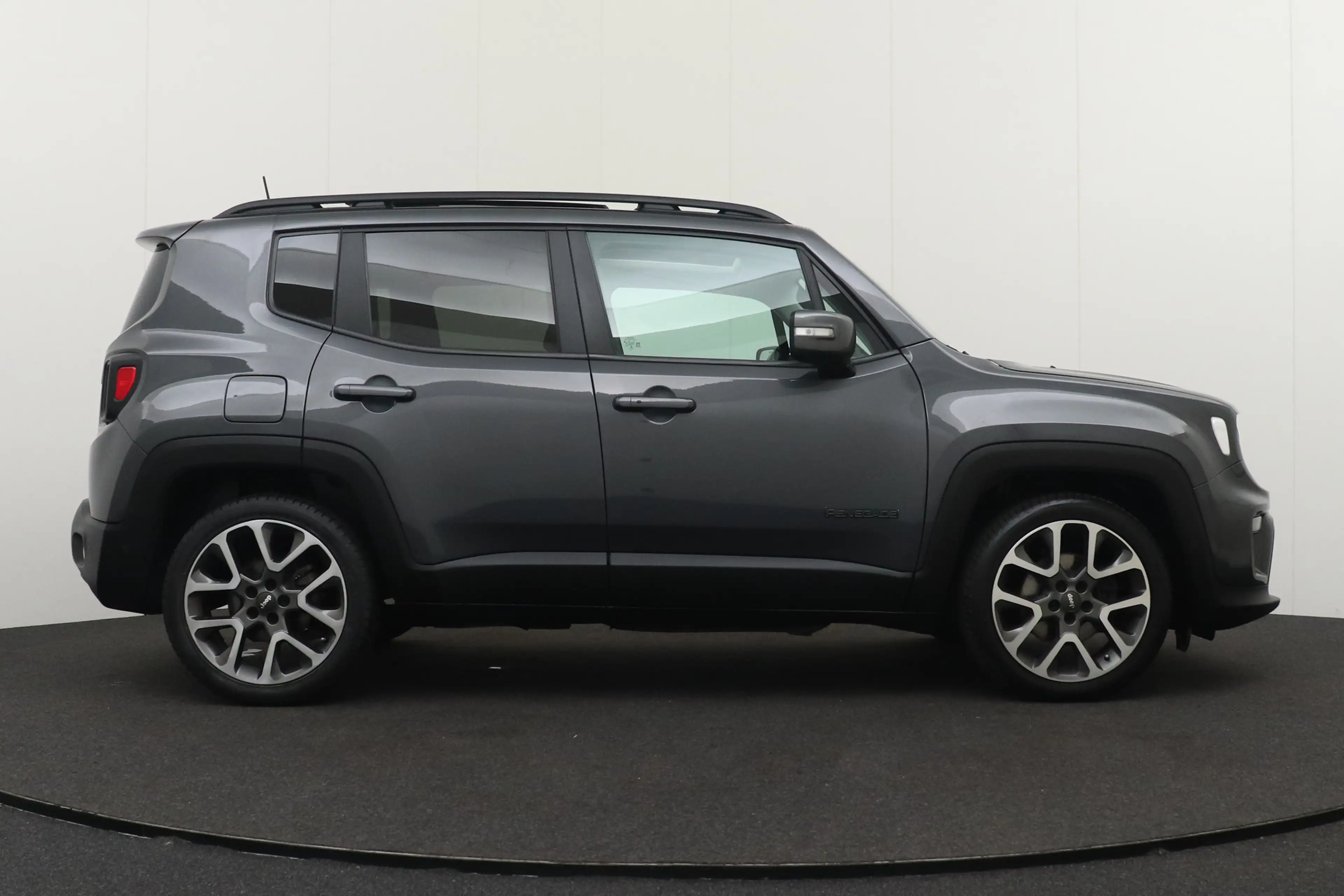 Jeep Renegade 1.5T 131 PK Aut. e-Hybrid S Pano-dak 19'LMV Camera — photo 6