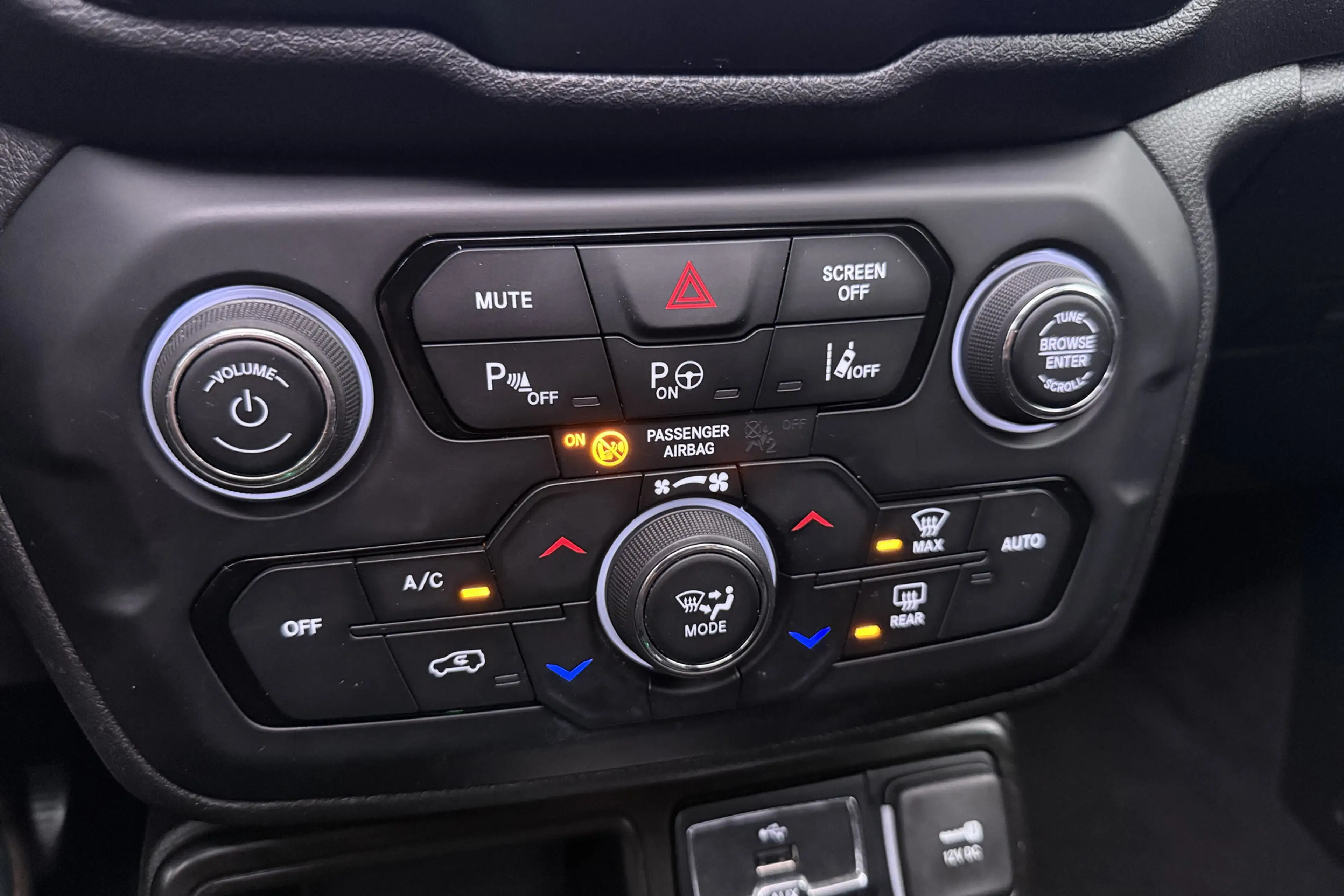 Jeep Renegade 1.5T 131 PK Aut. e-Hybrid S Pano-dak 19'LMV Camera — photo 16