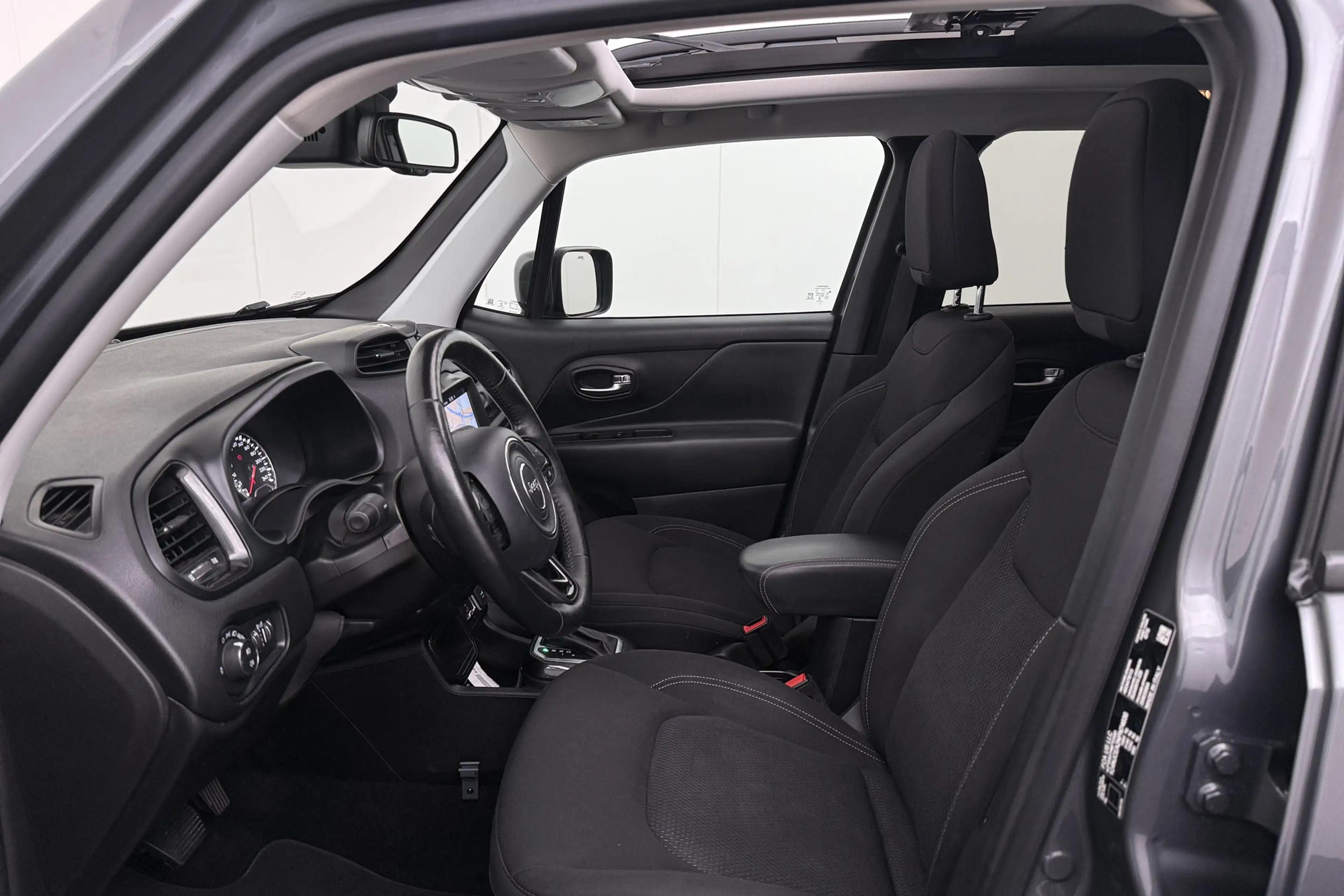 Jeep Renegade 1.5T 131 PK Aut. e-Hybrid S Pano-dak 19'LMV Camera — photo 11