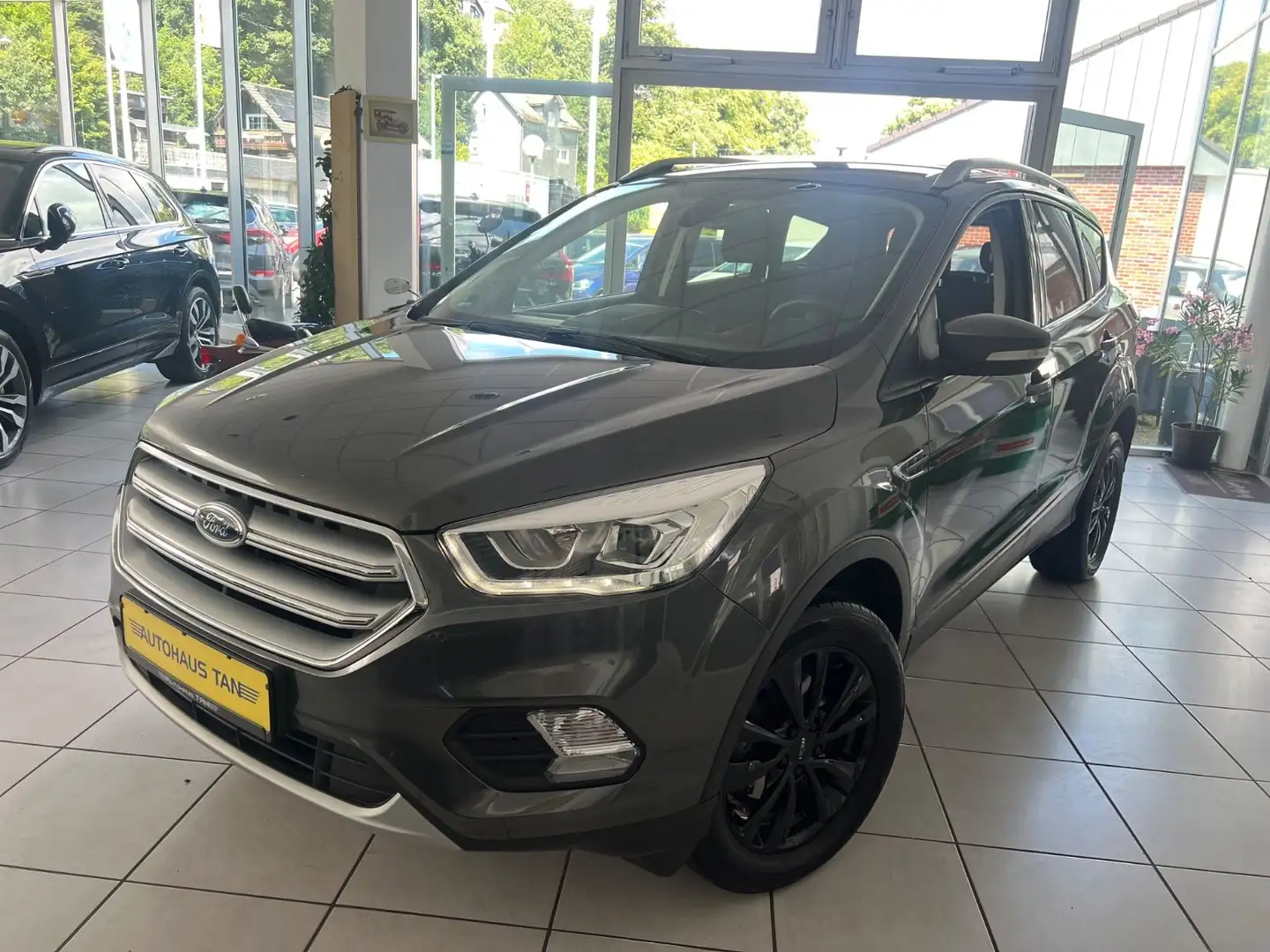 Ford Kuga Trend *NAVI*SITZH*ANHÄNGERK* Gris - 1