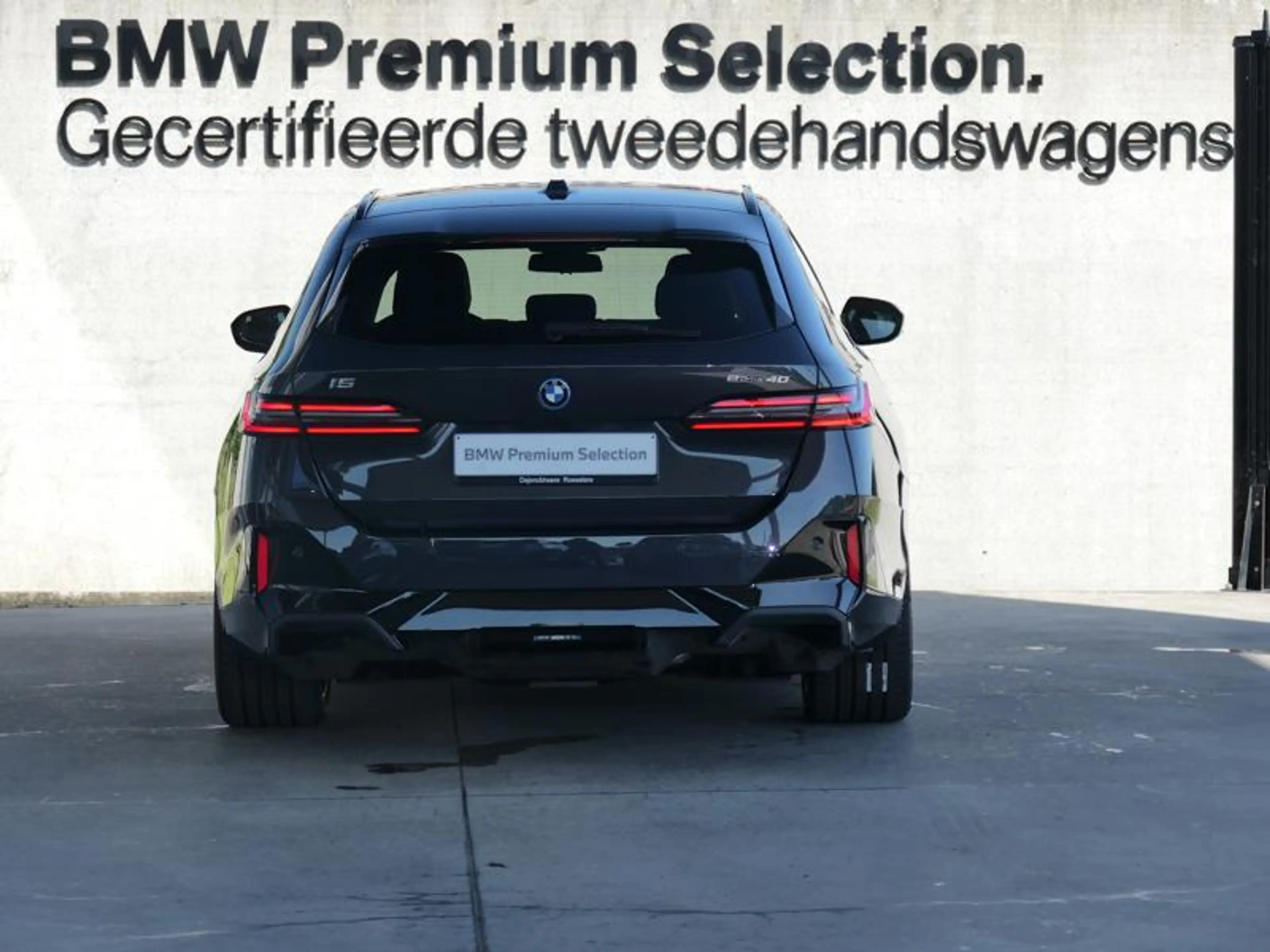 BMW i5 eDrive40 Touring M Sport PRO | PANO | Drive Pro | — photo 4