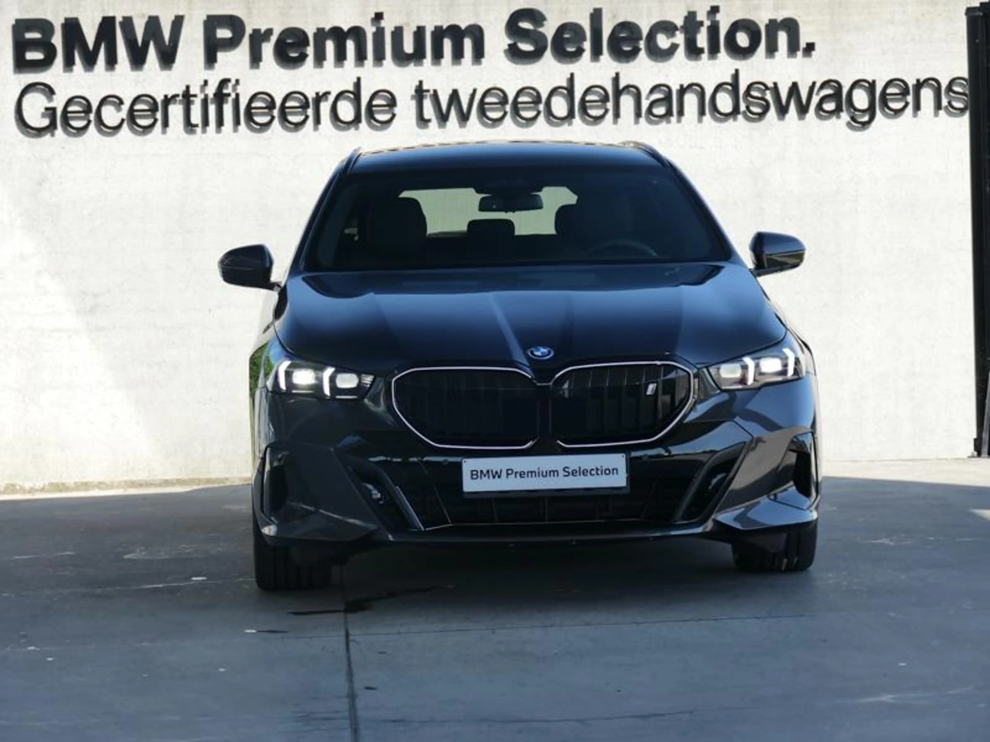 BMW i5 eDrive40 Touring M Sport PRO | PANO | Drive Pro | — photo 2