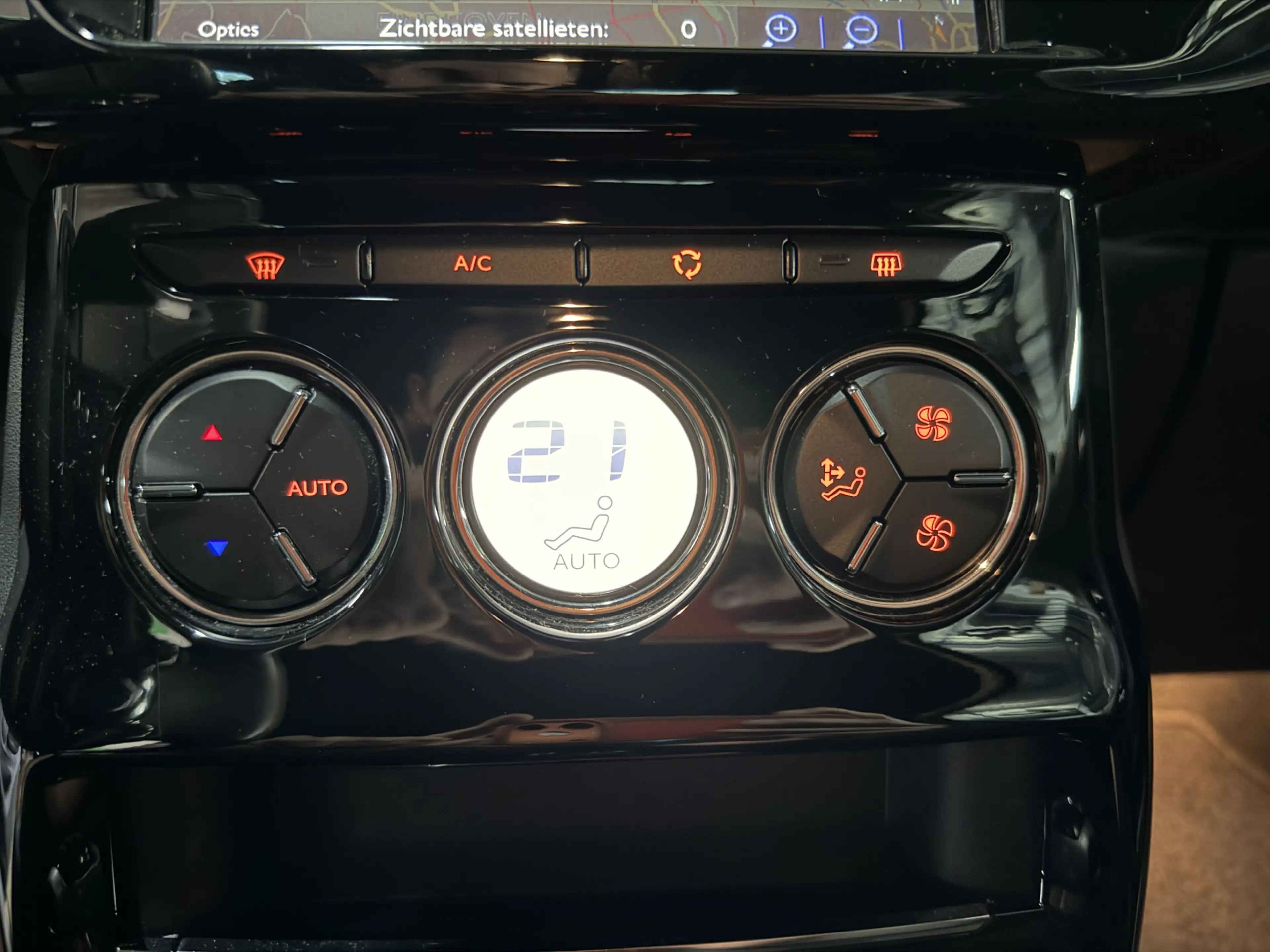 DS Automobiles DS 3 1.2 PureTech So Chic NL-117-J — photo 11