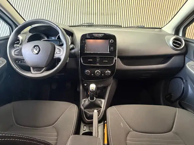 Renault Clio view 11