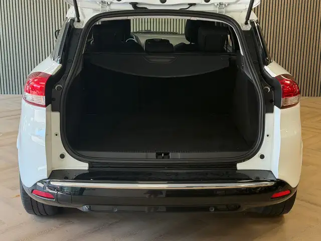 Renault Clio view 6