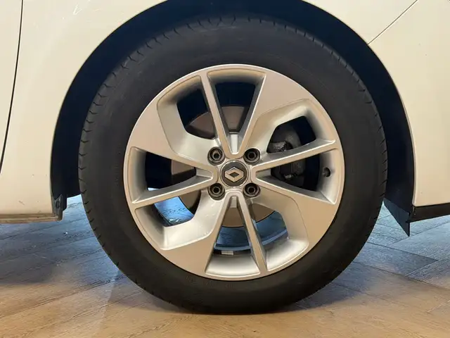 Renault Clio view 7
