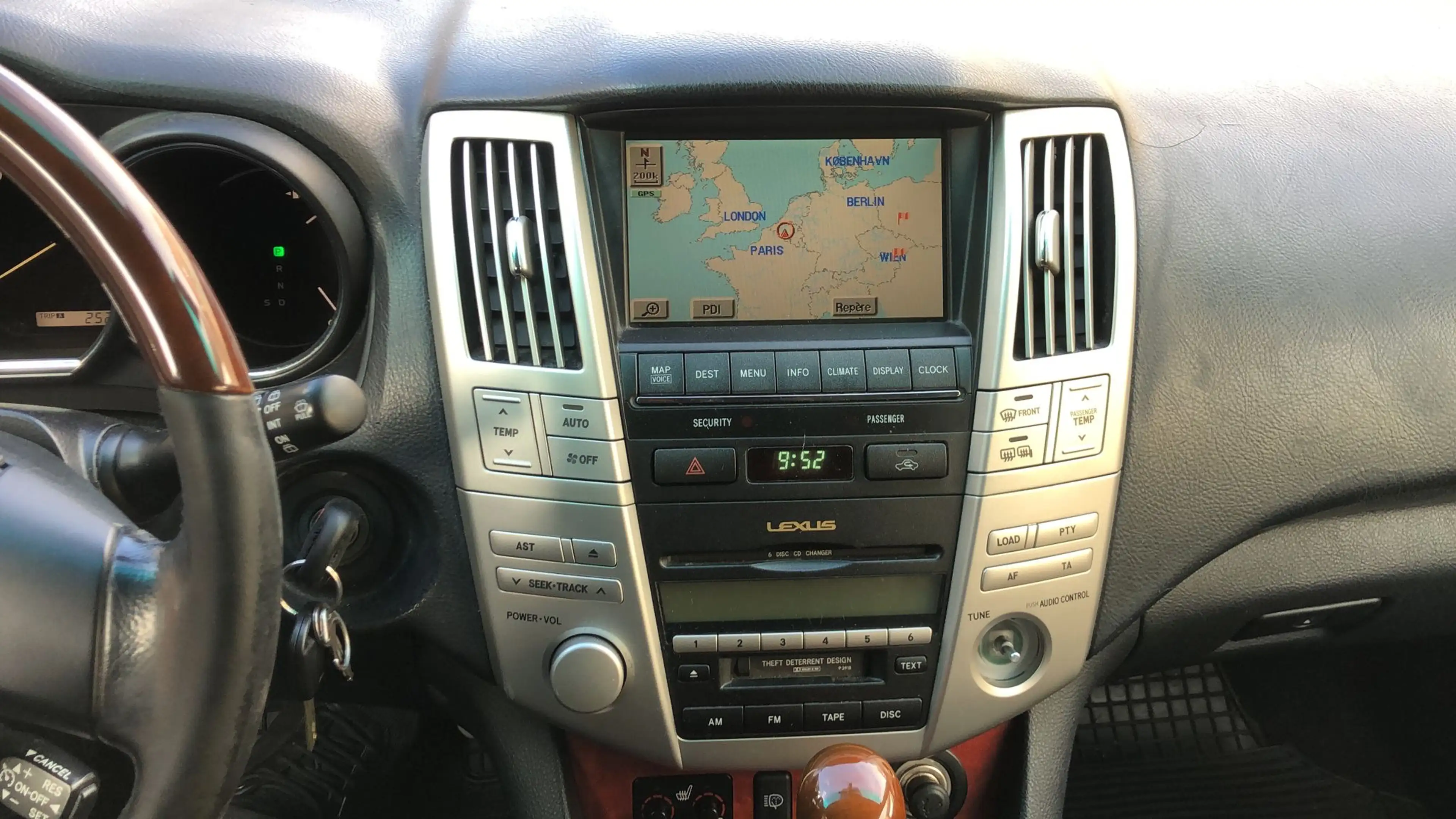 Lexus RX 300 3.0i VVT-i V6 Executive — photo 8