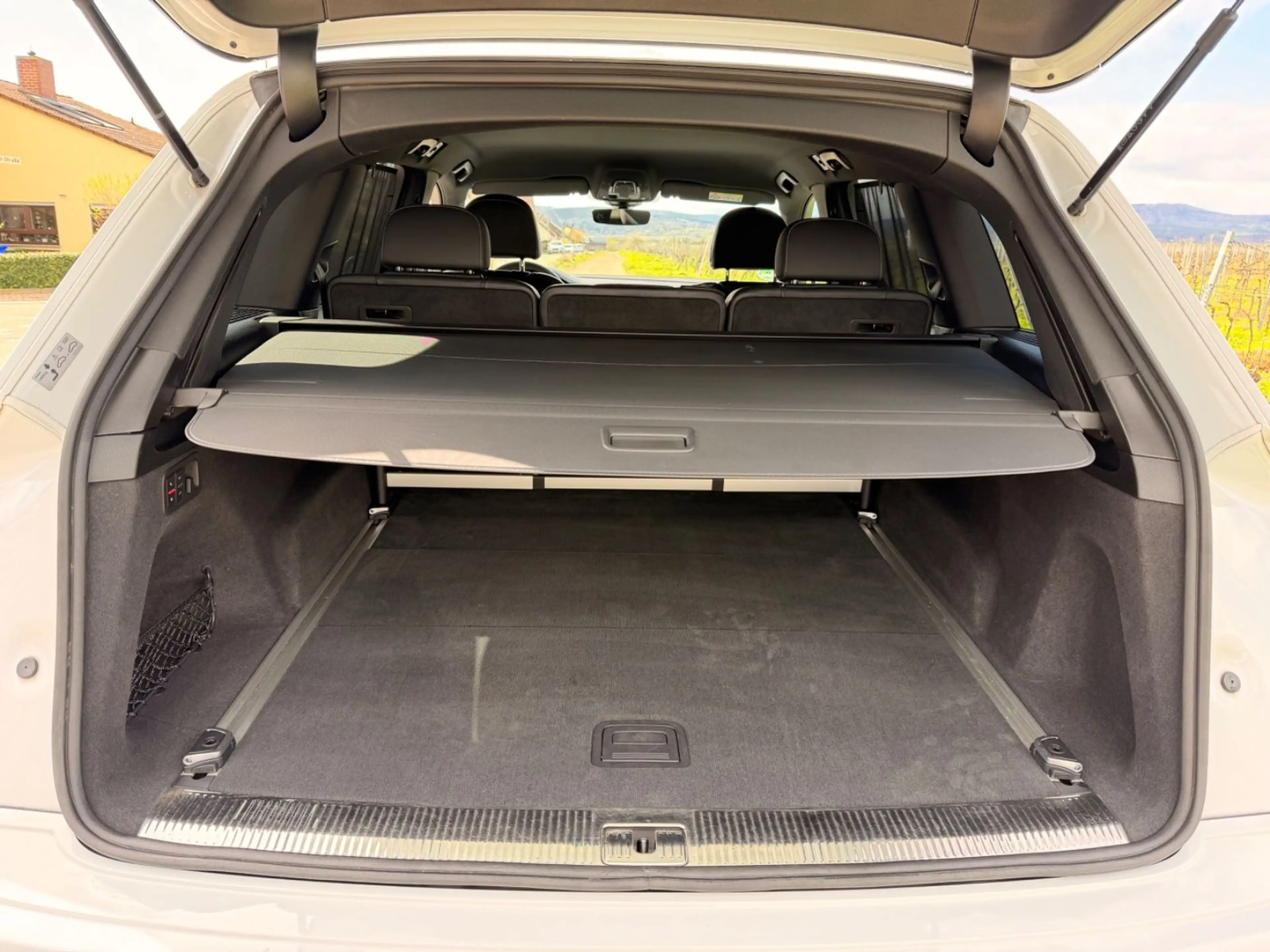 Audi SQ7 4.0 TDI quattro Matrix-LED / Head-up-Display — photo 8
