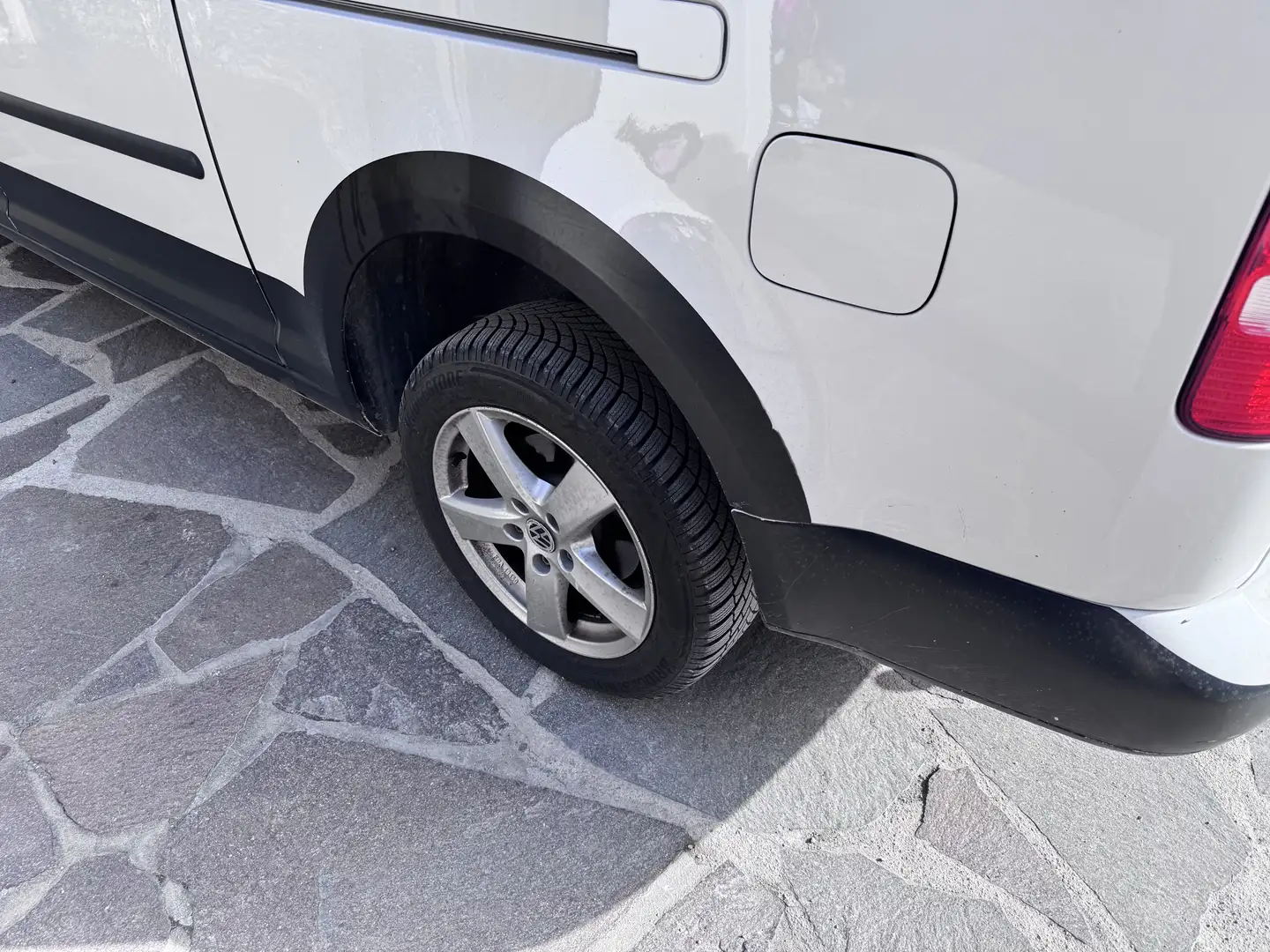 Volkswagen Caddy Kombi Comfortline 2,0 TDI DPF 4MOTION Weiß - 2