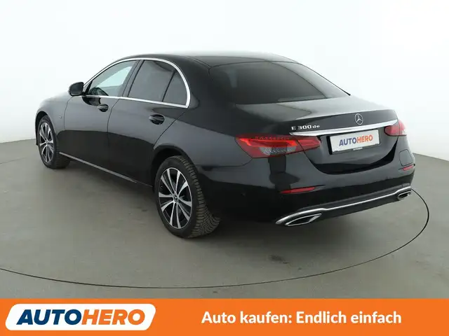 Mercedes-Benz E-Class view 4