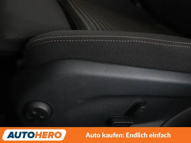 Mercedes-Benz E-Class view 30