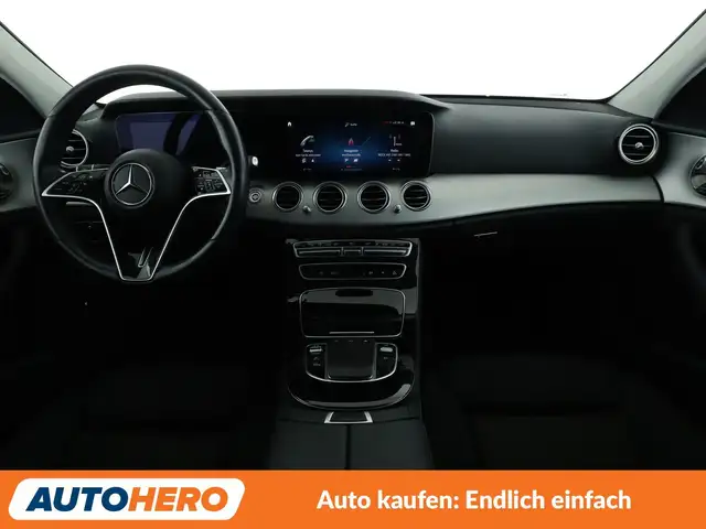 Mercedes-Benz E-Class view 12