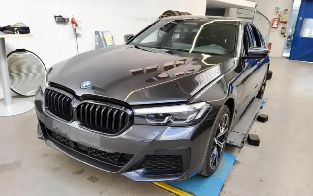 BMW 545 e xDrive M Sportpaket EGSD/ACC/H&K/360°/AHK