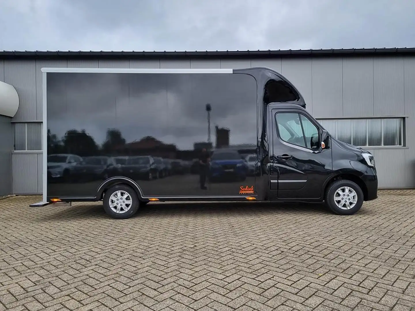 Renault Master Kastenwagen Kofferaufbau 2.3 dCi 165PS ... Schwarz - 2