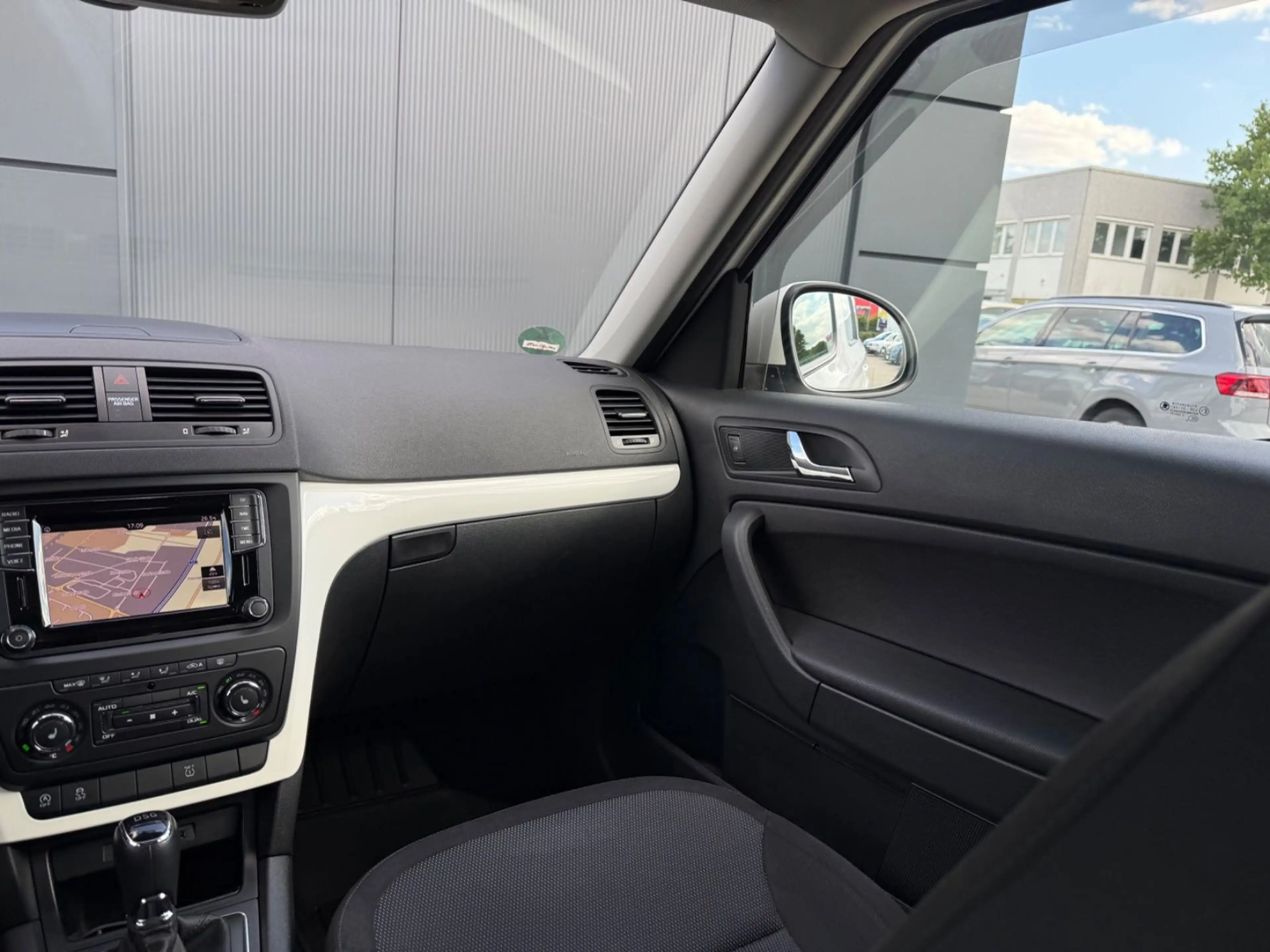 Skoda Yeti Ambition *Navi*Automatik — photo 15